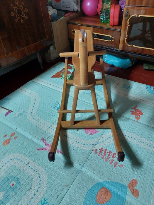 Коник  деревяний , гойдалка