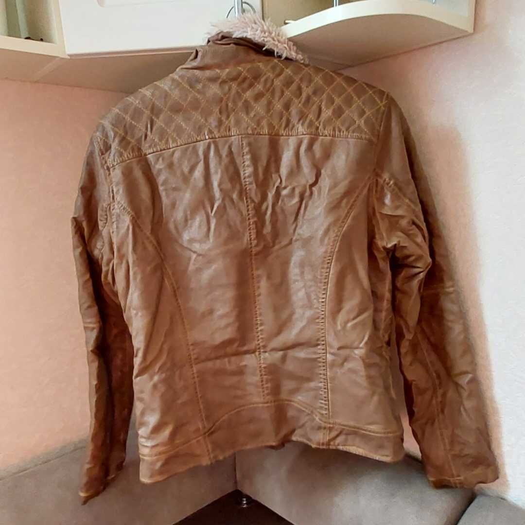 Куртка м.л коричневая