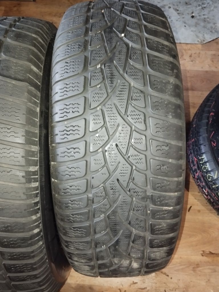 Пара зимових шин Dunlop 235/65/17