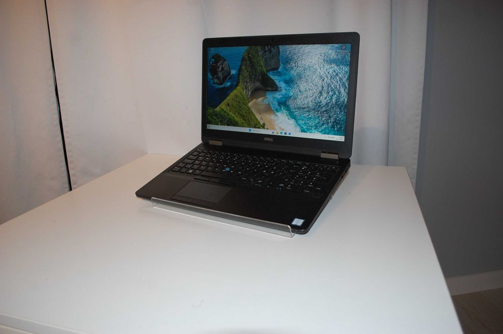 Dell Latitude 5570 – i5 6 gen / 16 GB RAM / 238 GB SSD – OKAZJA