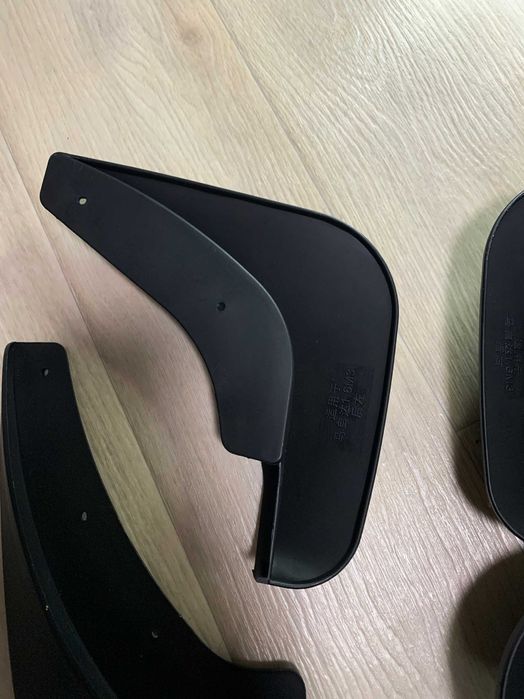 Бризговики mazda 3 новые 2007 г