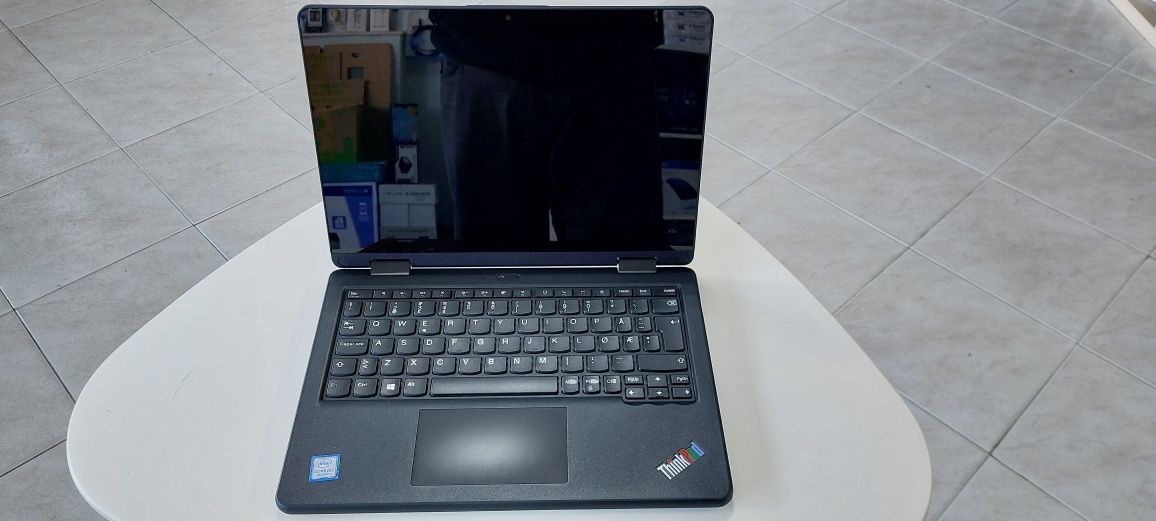 Lenovo thinkpad yoga 11e tatil