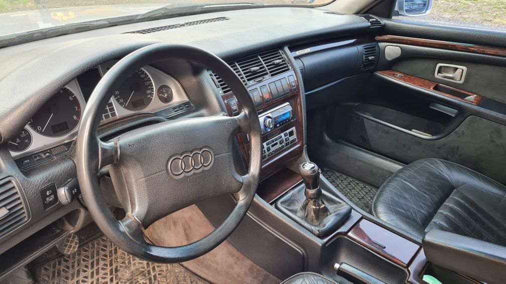 Audi A8 2.8 Quattro manual