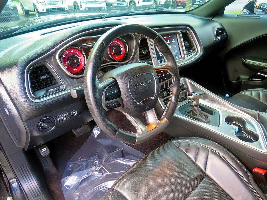 Dodge Challenger SRT Hellcat      2017