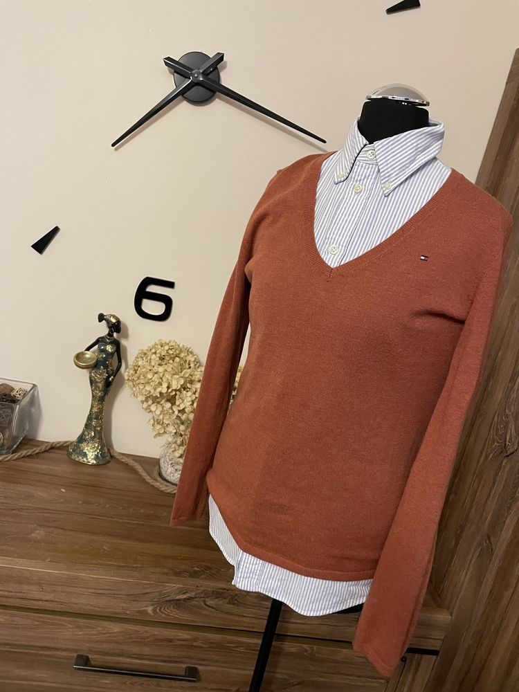 Sweterek damski ceglany wełniany Tommy Hilfiger rozmiar M