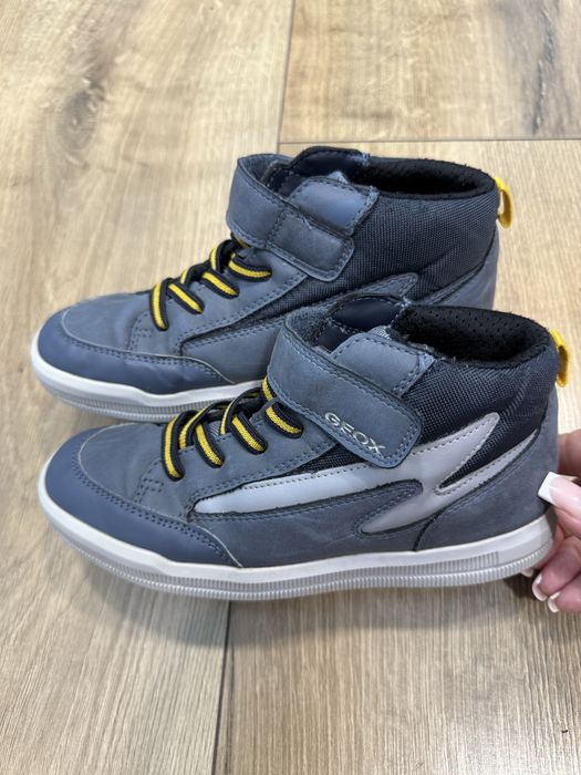 Хайтопи, кросівки, ботинки