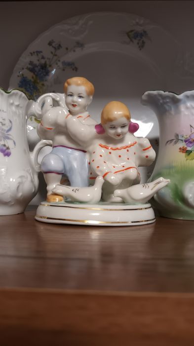 Статуетки разные.  Черевички. Майская ночь Киев.