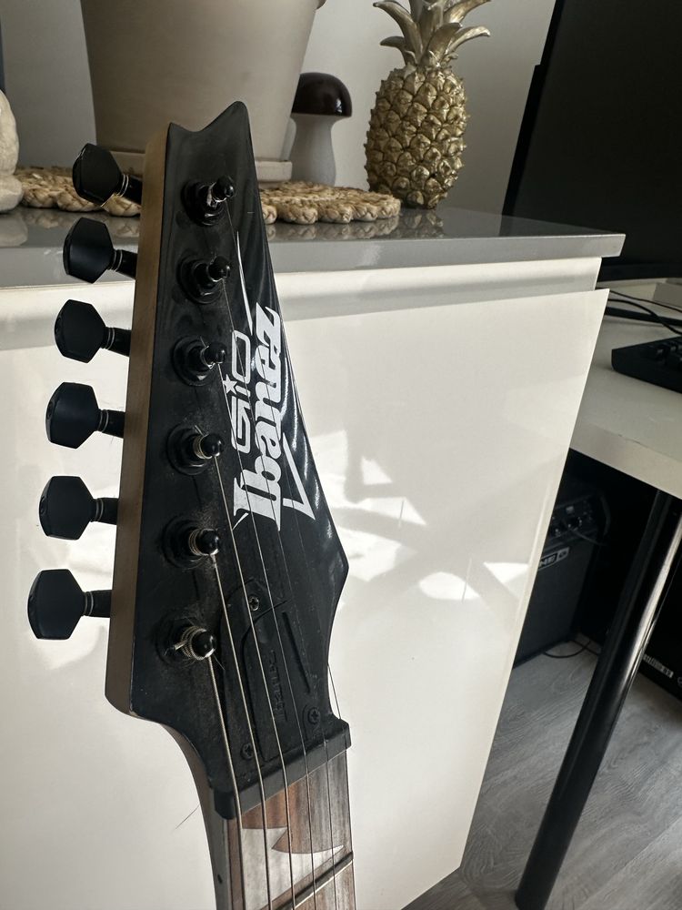 Gitara elektryczna ibanez czarna plus wzmacniacz