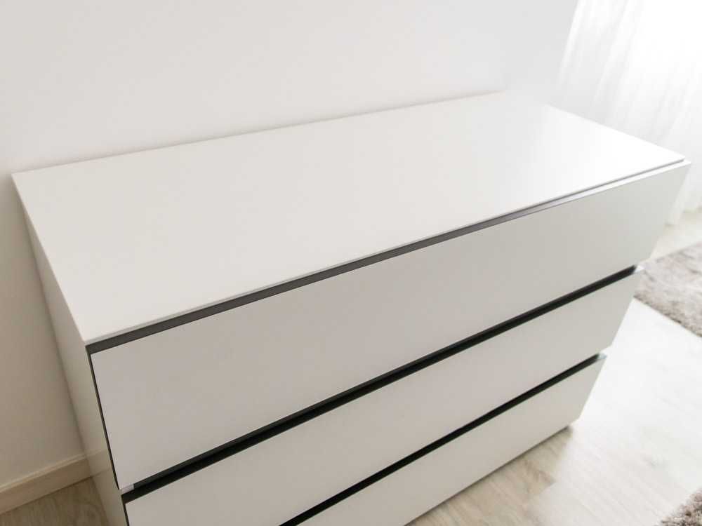 quarto casal cama de ferro  branco com 6 Peças