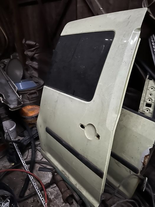 Продам капот  запчасті на кадік 2006