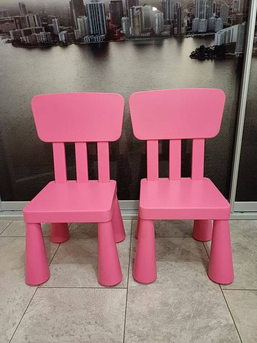 Krzesła dziecięce MAMUT Ikea różowe
Odbiór osobisty.
