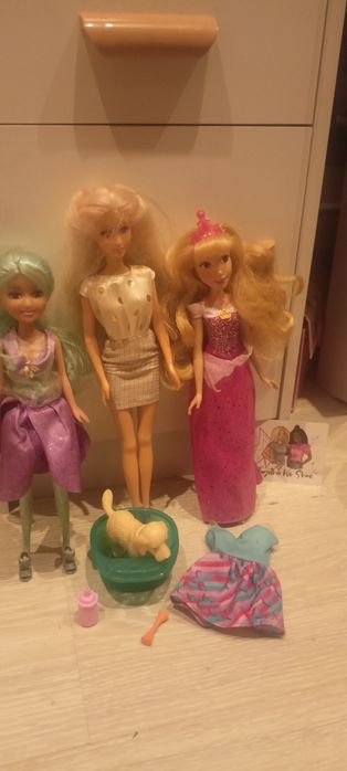 Zestaw laleczek plus dodatki