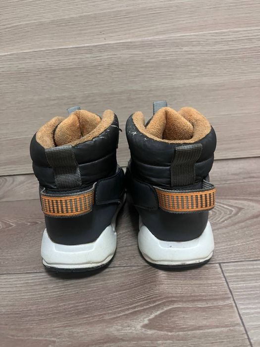 Зимові ботинки для хлопчика.