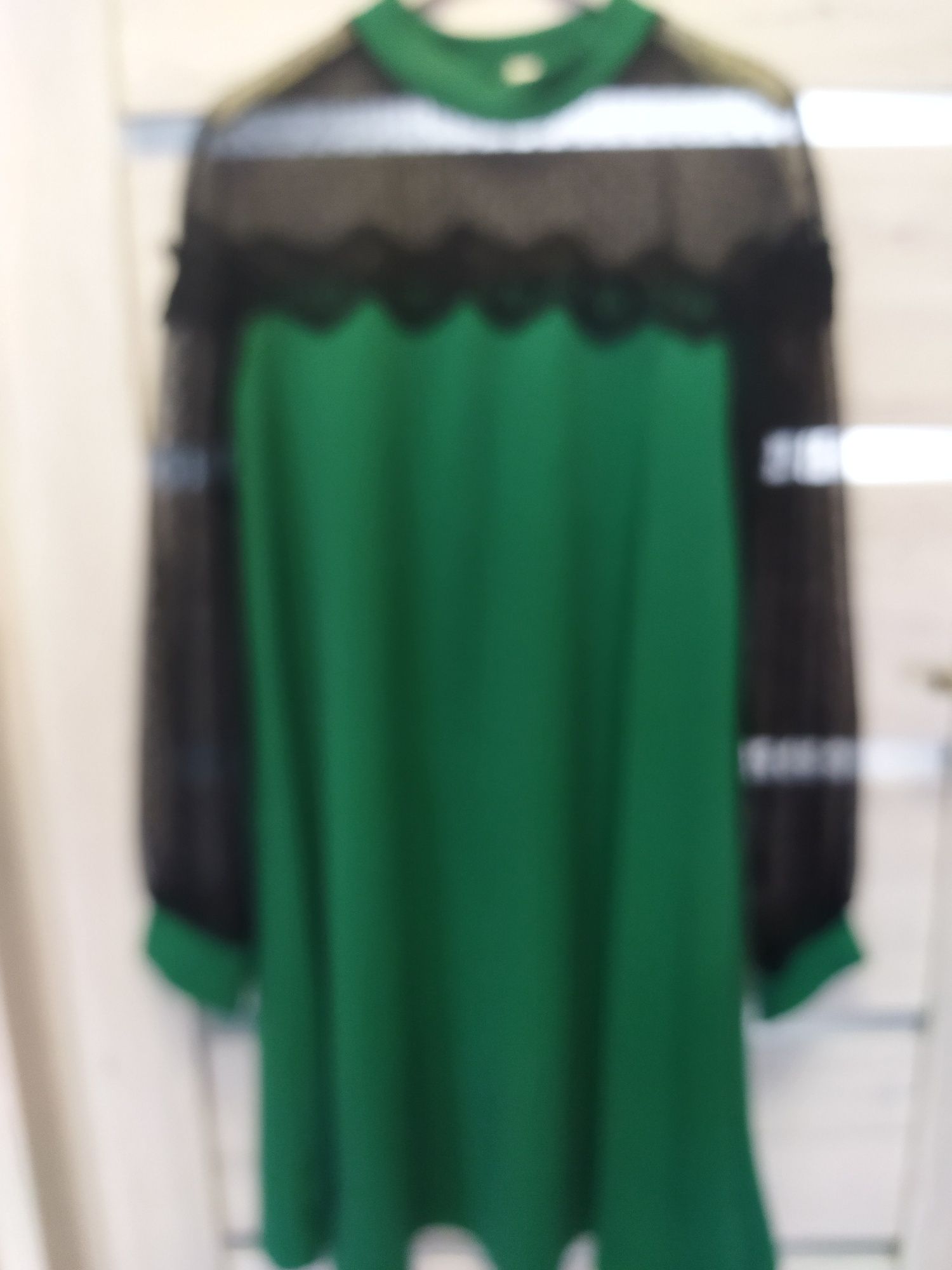 Elegancka zielona sukienka