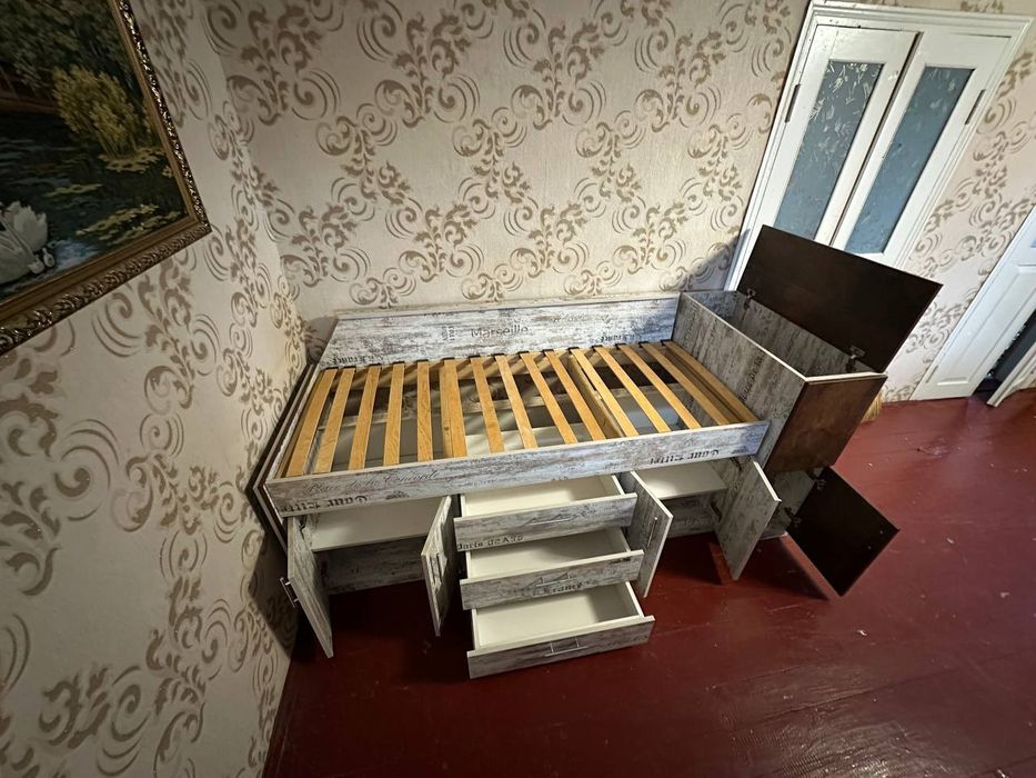 Ліжко-шкаф односпальне