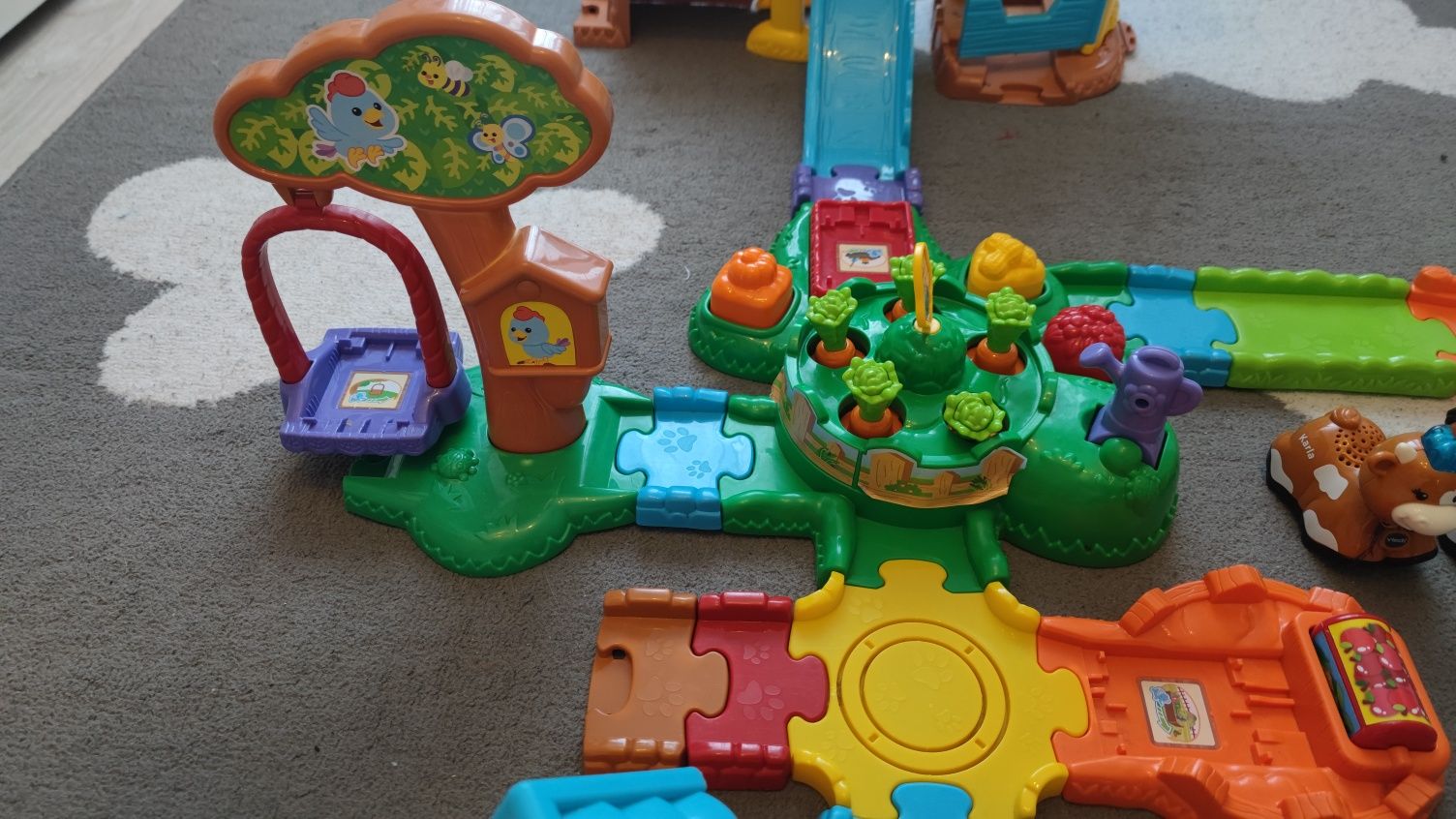 VTech tut tut farma + 3 zwierzątka