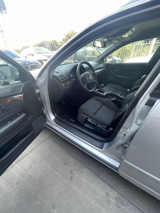 AUDI A4 1.9 TDI  ANO 2002 com revisão e pintura nova