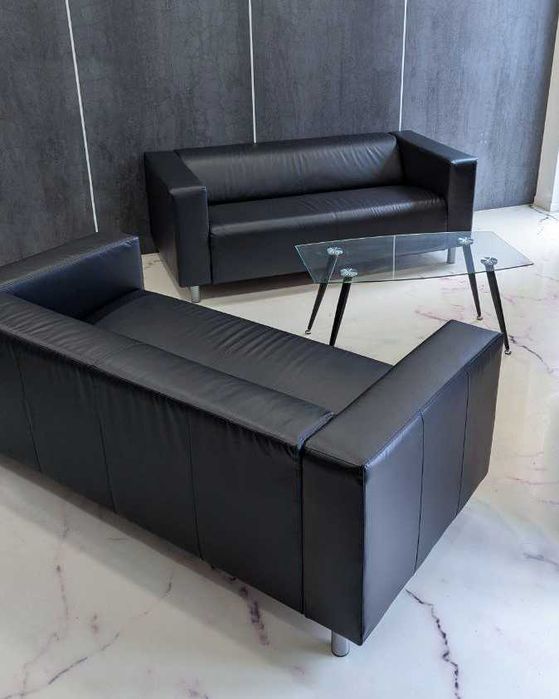 Диван 2-місний IKEA KLIPPAN Бомстад чорний