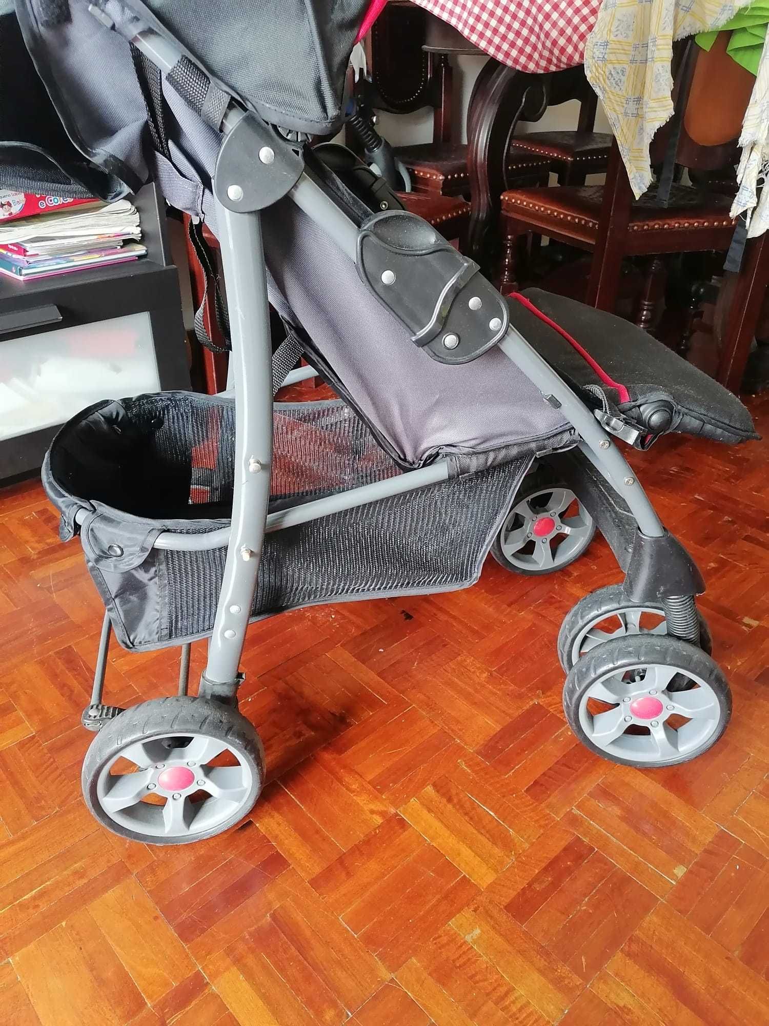 Carrinho bebé para passeio