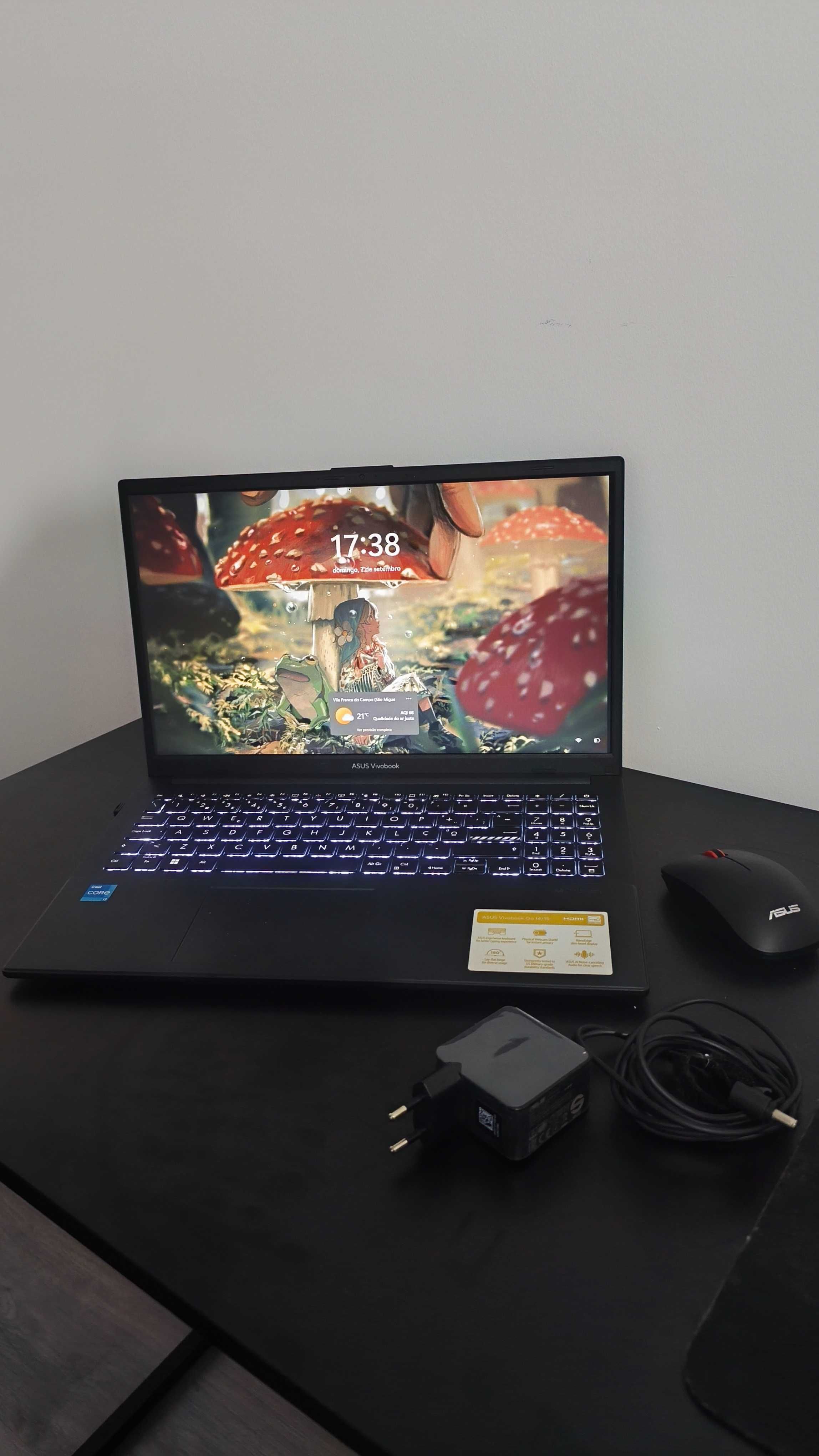 Asus Vivobook com mouse e mochila