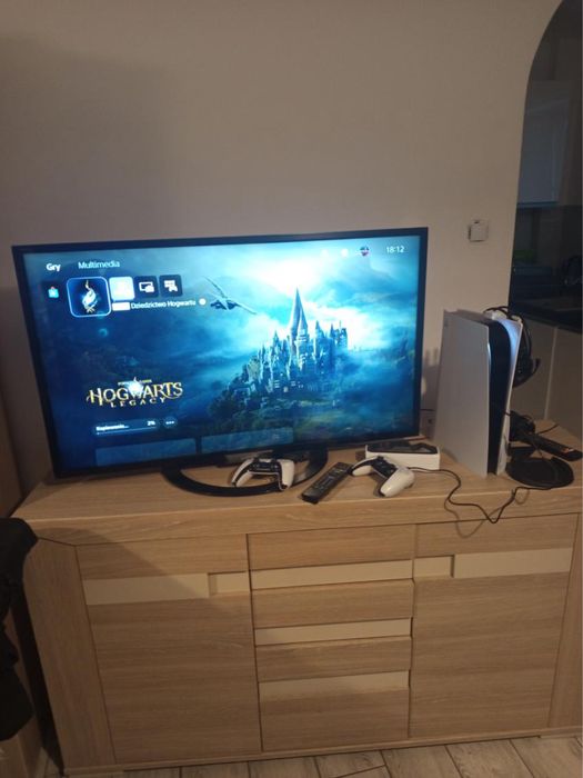 Sprzedam ps5 z napedem.