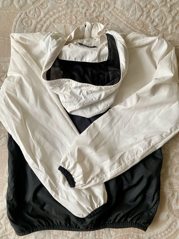 Вітровка H&M на 9-10 років
