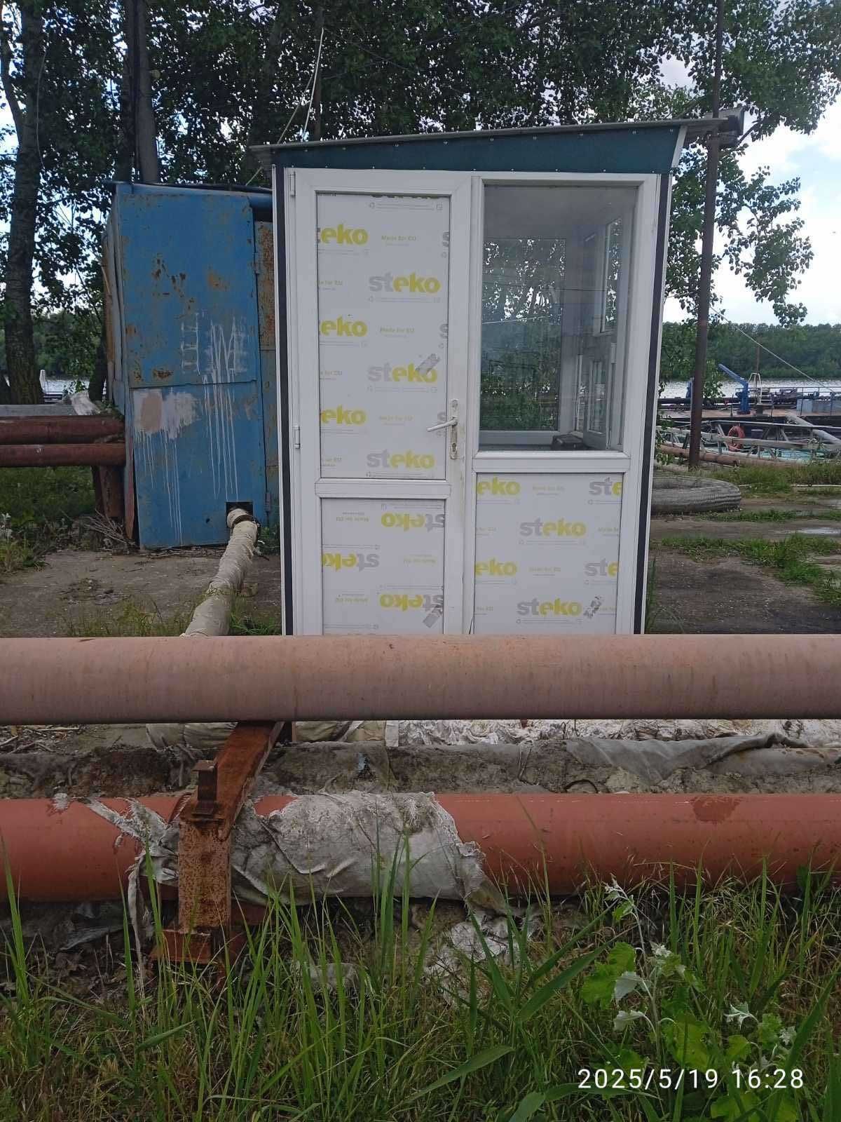 Металопластикова конструкція (будка охорони, торговий кіоск)