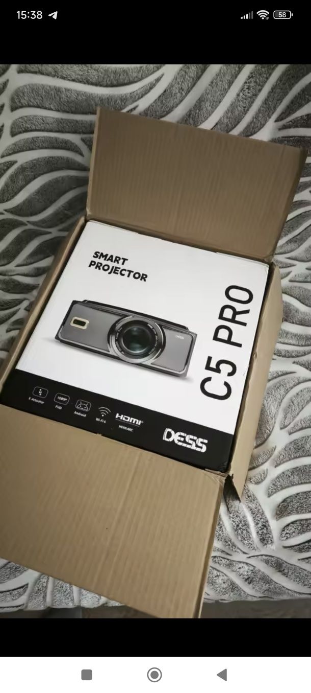 Проектор Dess C5 Pro 4K Full HD 1080p Smart TV 
TV Jyuwne