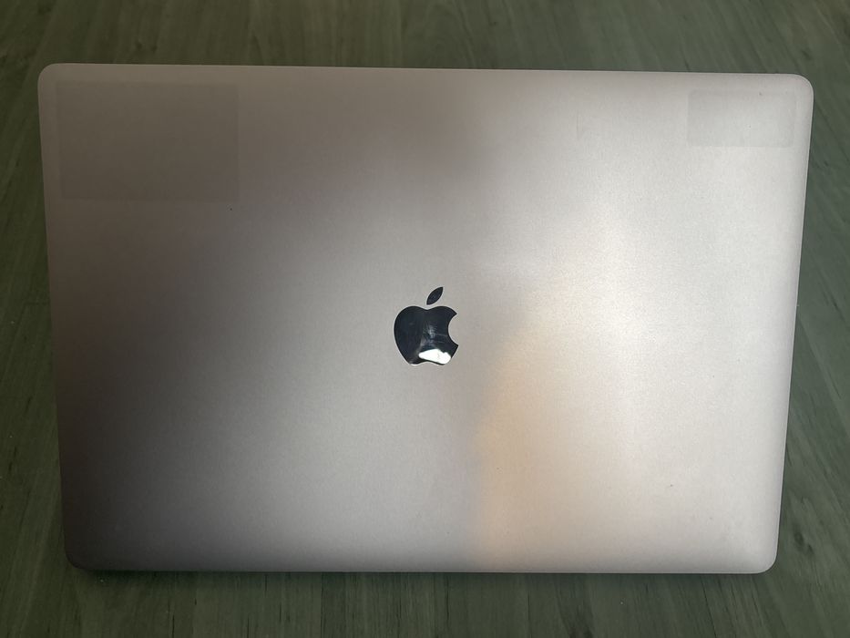 Macbook pro 16 (2019] - Intel i7/ 32 gb ramu / 1Tb SSD - STAN IDEALNY