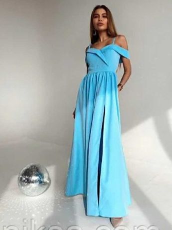 Блакитне плаття максі