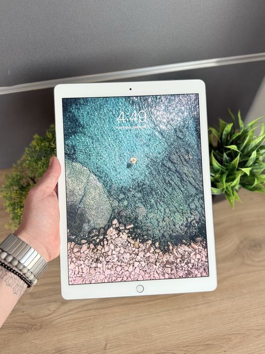 Apple Ipad Pro 2 Gen  12.9  64 GB Wifi ! 120 GHZ !