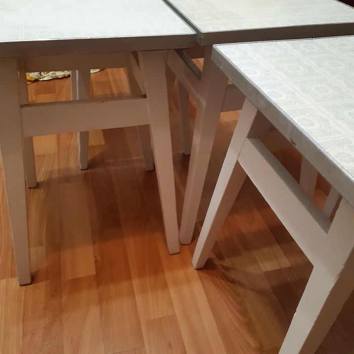 Табуретки б/у ,  4 шт.,основа дерево,верх пластик