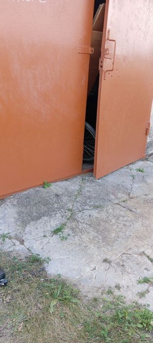 Продам гараж в районе ИПЗ