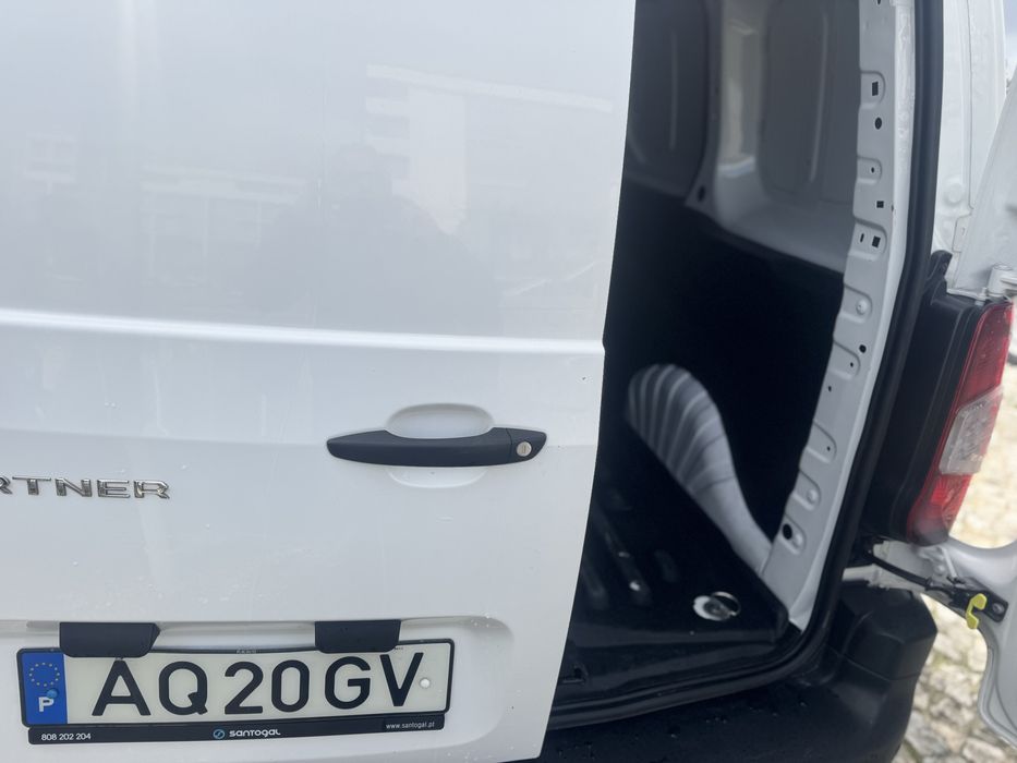 Peugeot Partner 1.5 HDI 2022  **NACIONAL**6 veloc. preco P/ Comercio