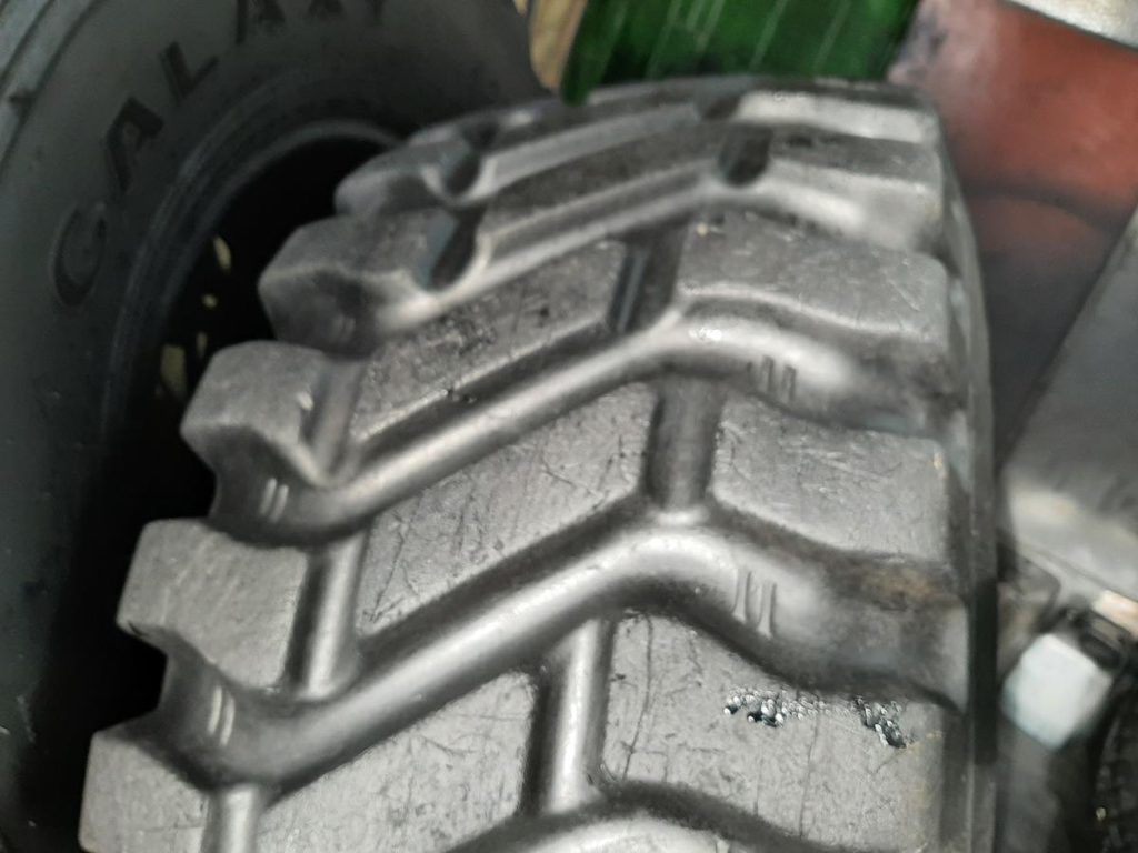 Opona używana przemysłowa 405/70R18 GOODYEAR 750zł W4199