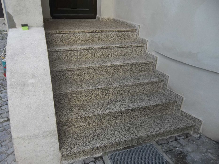 Schody zewnętrzne, wewnętrzne stopnica, podstopień granit, piaskowiec,