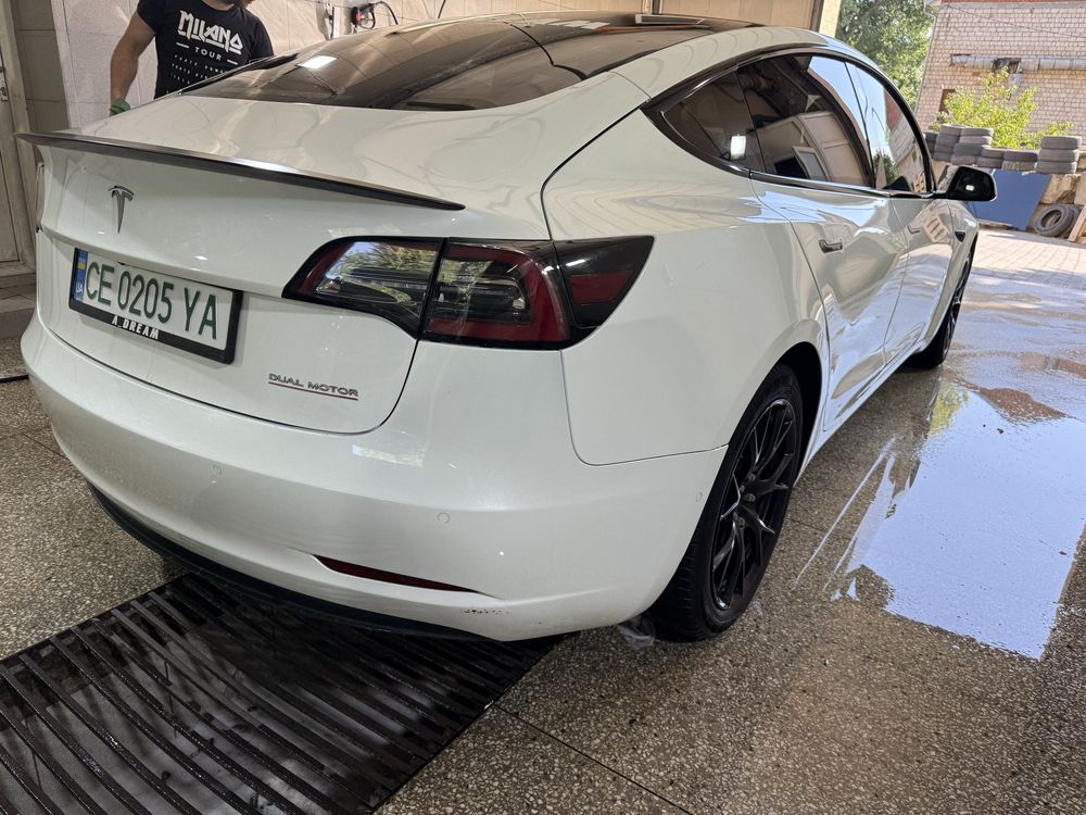 Tasla model 3 2020 performance