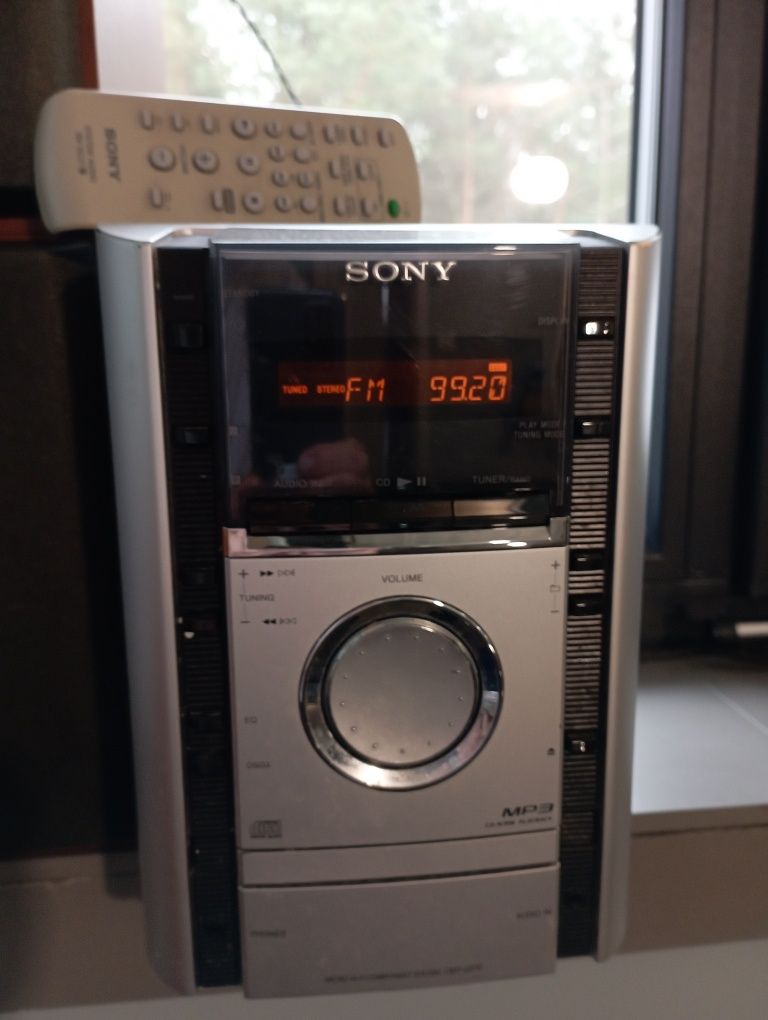 Radio z głośnikami CD Sony