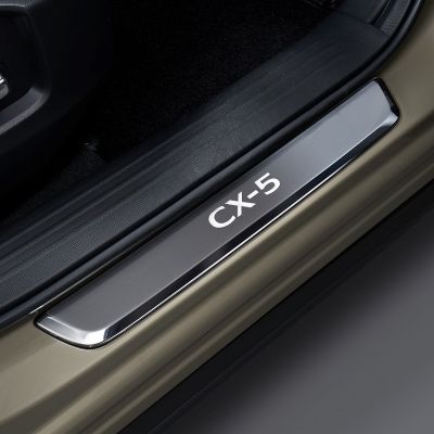 Mazda CX-5 KF 17-24 Listwy ozdobne progów z podświetleniem / KSD4V1370