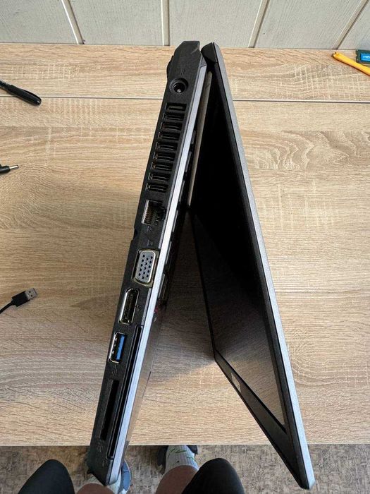 Ноутбук Fujitsu LifeBook E744 | I5-4210M Матриця - HD | Кришка матриці