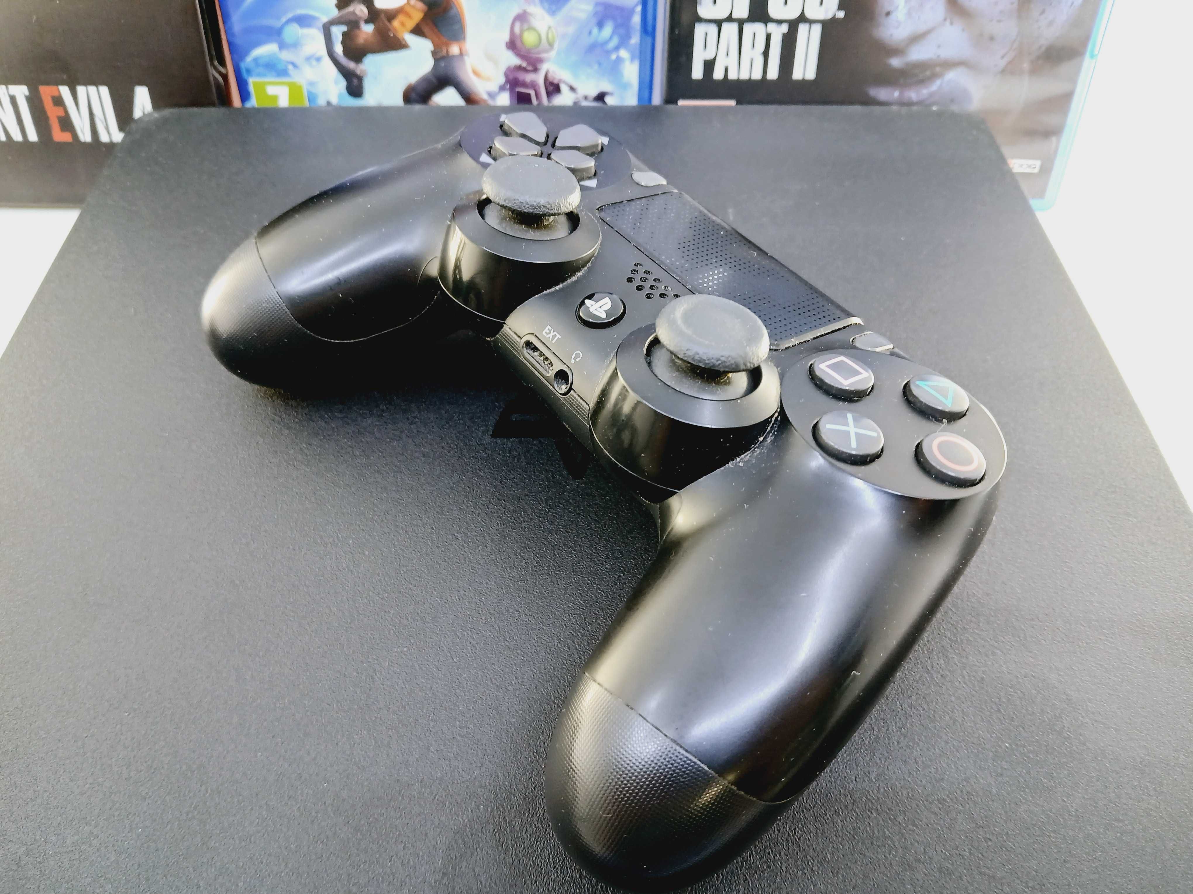 Konsola ps4 slim 1tb + pad + 4 gry