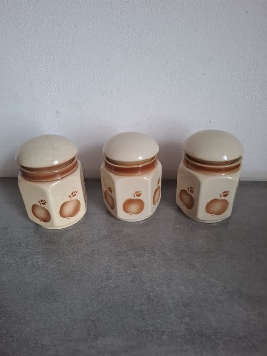Zestaw 3 pojemników kuchennych ceramicznych VINTAGE / PRL jabłka