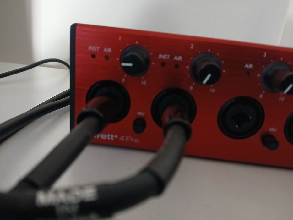 Placa de som Focusrite Clarett+ 4Pre