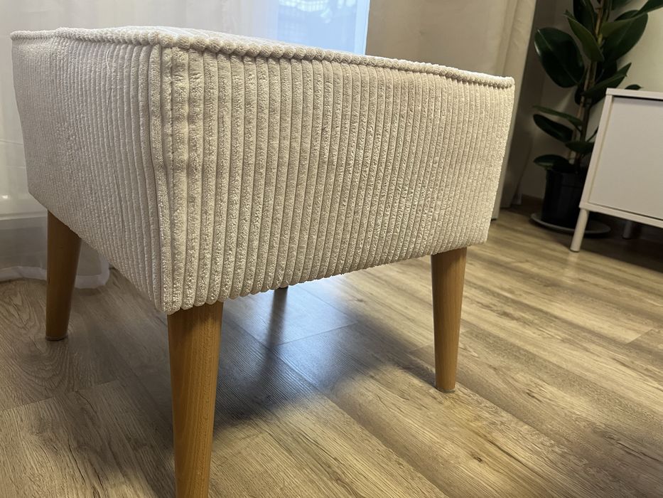 Podnóżek Sztruksowy Pufa Selsey