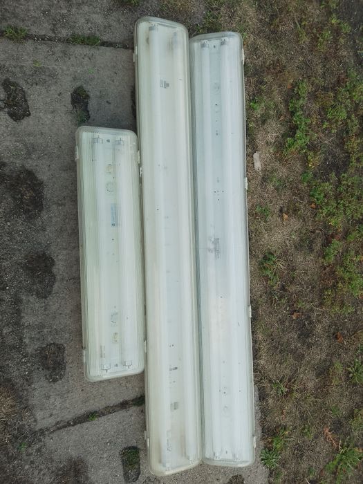 Sprzedam kompletne lampy z świetlówkami 60 i 120 mm