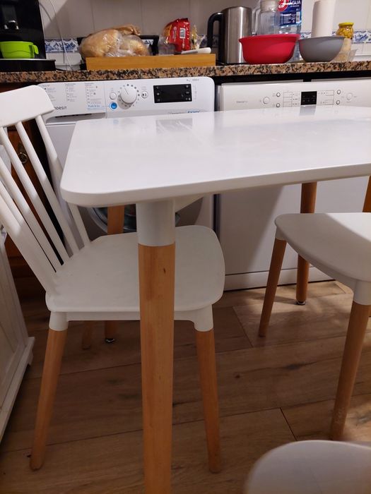 Mesa de cozinha ou sala