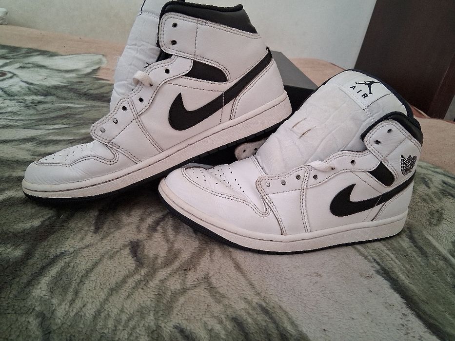 Nike air jordan 1 mid czarno-białe