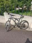 Bicicleta Rockrider suspenção total