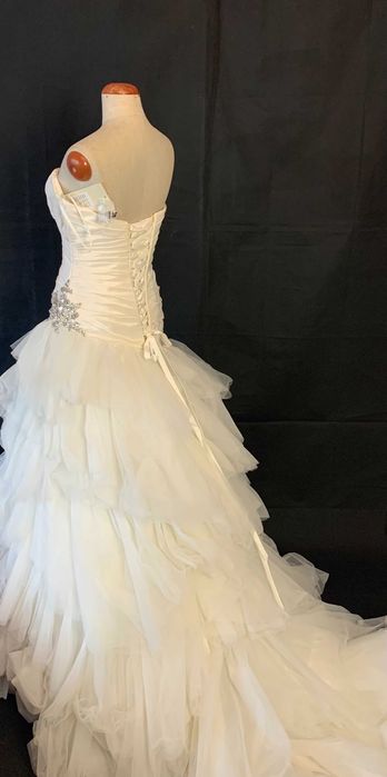 Nowa z metką luksusowa suknia ślubna glamour falbany ivory tren 42 XL