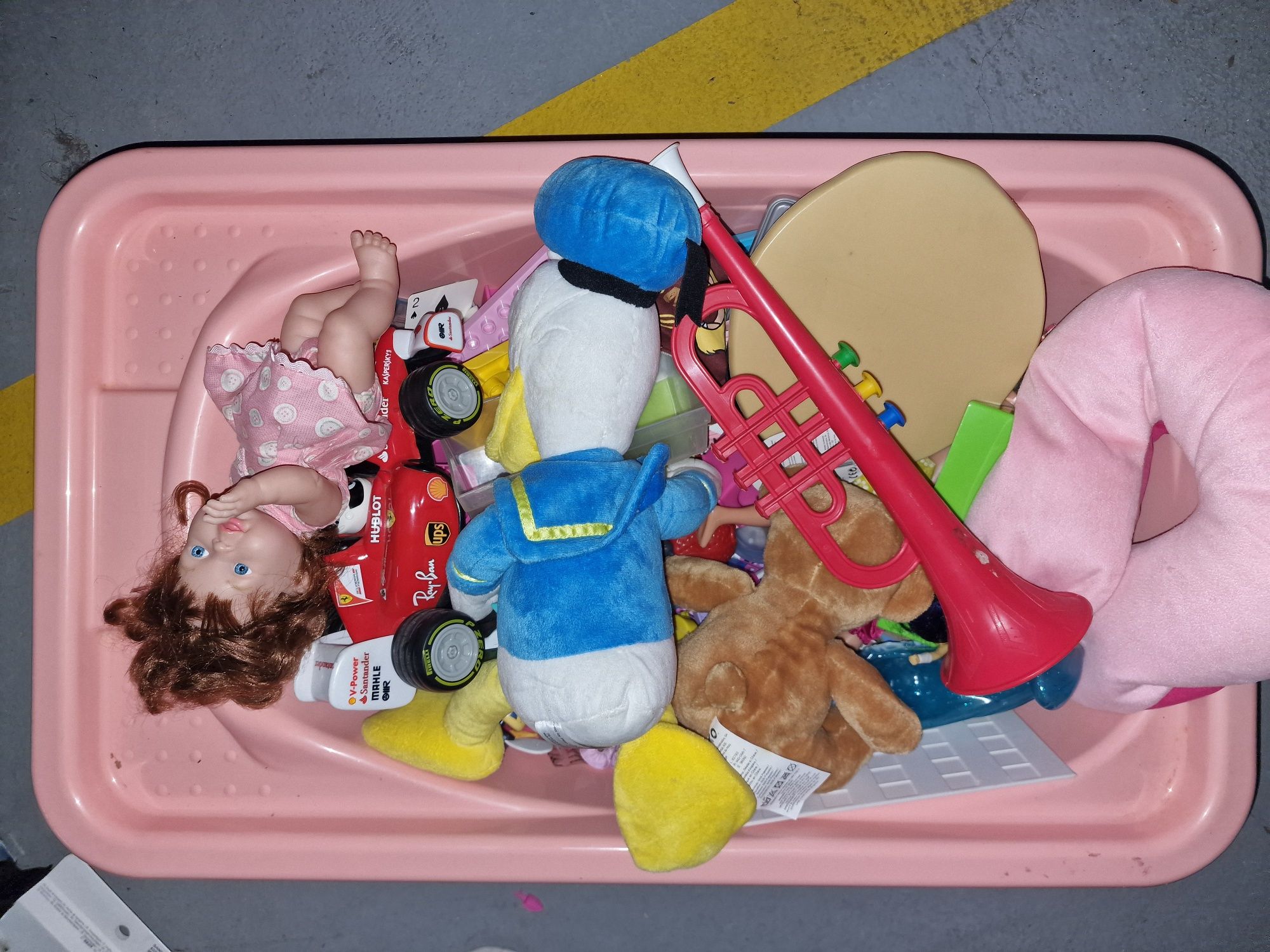 Banheira para bebé  com brinquedos diversos